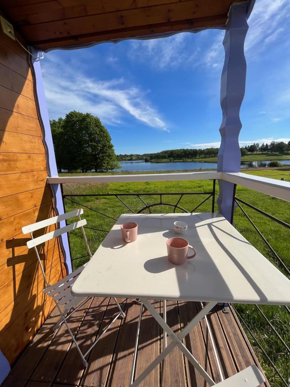 Les Logements Insolites De La Base Nautique Verneuil  Exterior photo